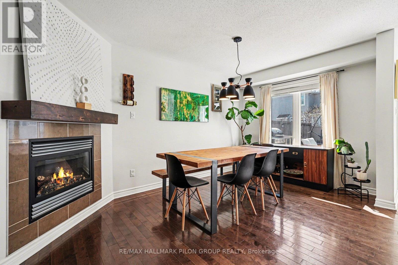 374 Horseshoe Crescent, Ottawa, Ontario  K2S 0B5 - Photo 4 - X13059808