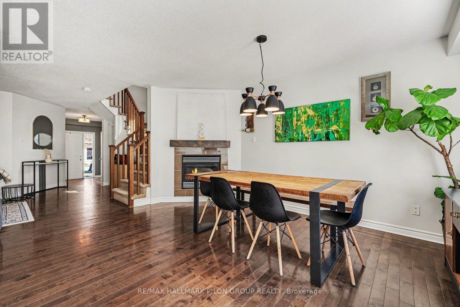374 Horseshoe Crescent, Ottawa, Ontario  K2S 0B5 - Photo 5 - X13059808