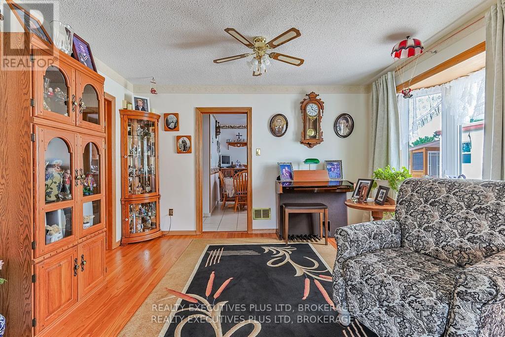 6322 Monroe Street W, Niagara Falls (Dorchester), Ontario  L2G 2G8 - Photo 5 - X13059710