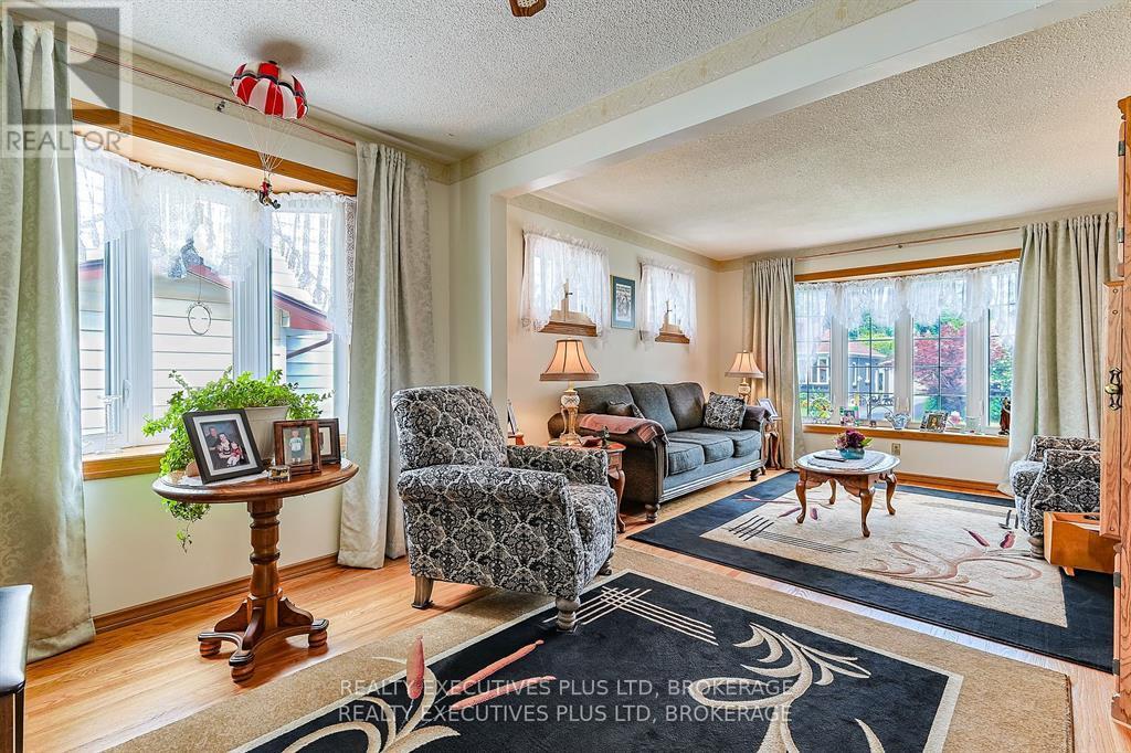 6322 Monroe Street W, Niagara Falls (Dorchester), Ontario  L2G 2G8 - Photo 6 - X13059710