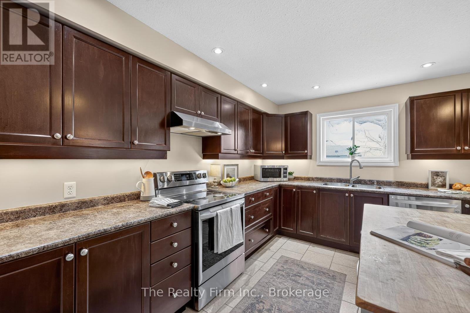 155 Forestway Trail, Woodstock, Ontario  N4S 9A7 - Photo 17 - X13059674