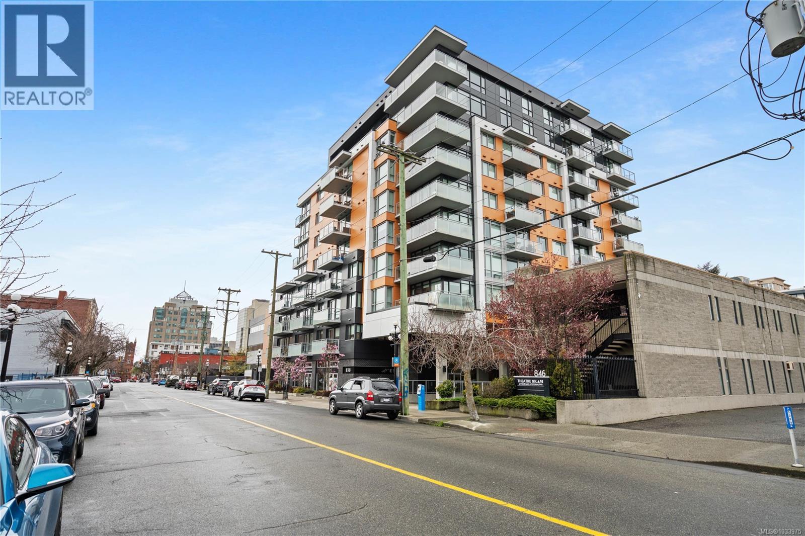 305 838 Broughton St, Victoria, British Columbia  V8W 1E4 - Photo 1 - 1033975