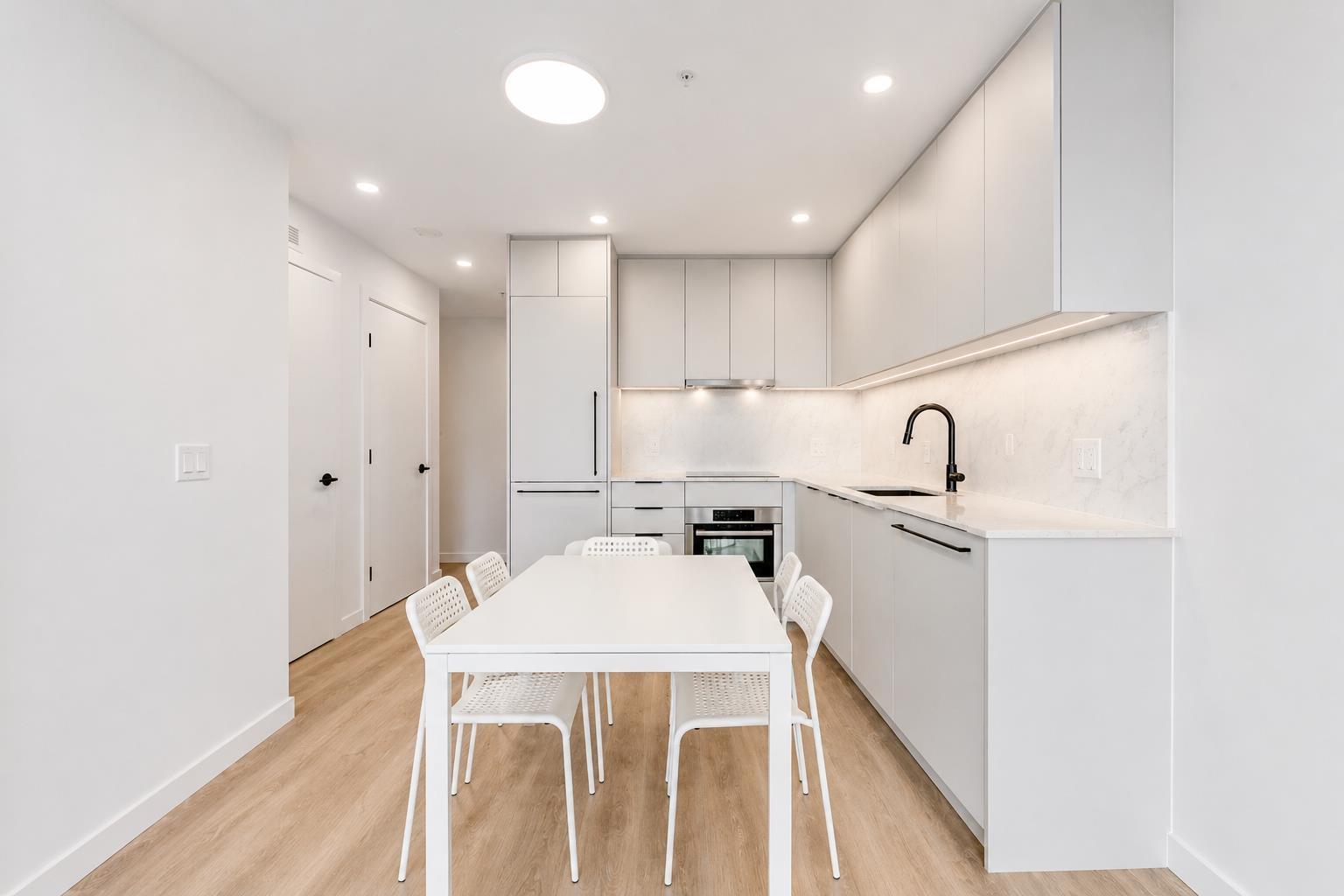 2207 13685 102 Avenue, Surrey, British Columbia  V3T 1N7 - Photo 3 - R3116893