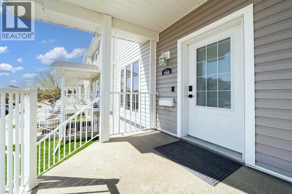 248 Northlands Pointe Ne, Medicine Hat, Alberta  T1C 0B9 - Photo 1 - A2305528