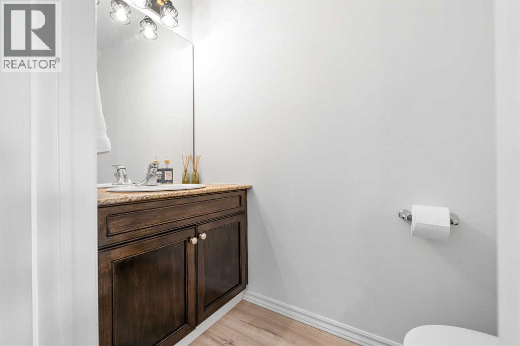 248 Northlands Pointe Ne, Medicine Hat, Alberta  T1C 0B9 - Photo 14 - A2305528