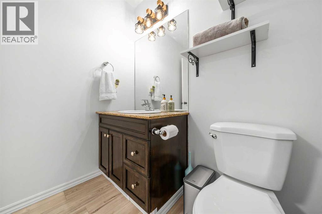 248 Northlands Pointe Ne, Medicine Hat, Alberta  T1C 0B9 - Photo 23 - A2305528