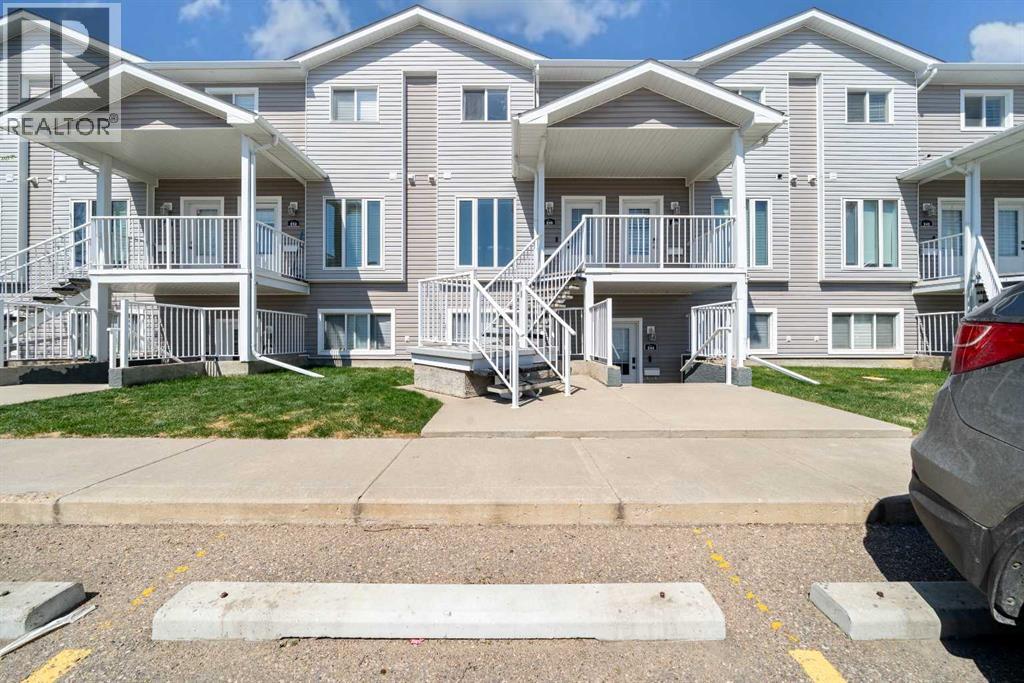 248 Northlands Pointe Ne, Medicine Hat, Alberta  T1C 0B9 - Photo 3 - A2305528