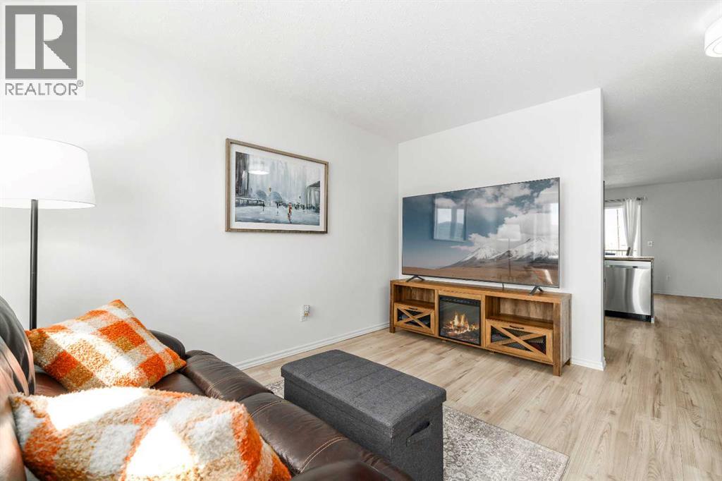 248 Northlands Pointe Ne, Medicine Hat, Alberta  T1C 0B9 - Photo 5 - A2305528