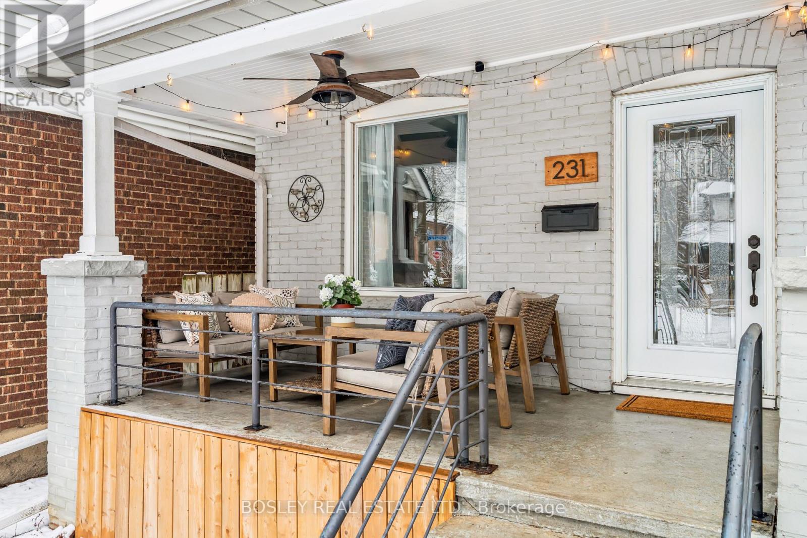 231 Chisholm Avenue, Toronto, Ontario  M4C 4V9 - Photo 4 - E12896900