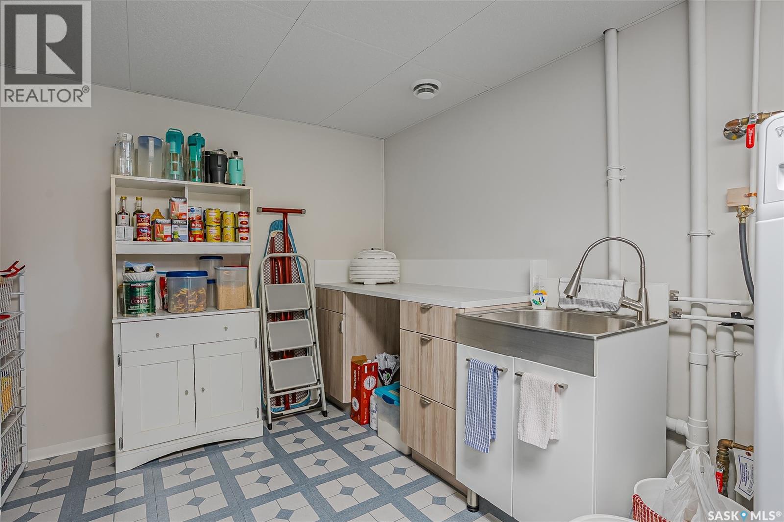 147 Frobisher Crescent, Saskatoon, Saskatchewan  S7K 4Y4 - Photo 38 - SK034112