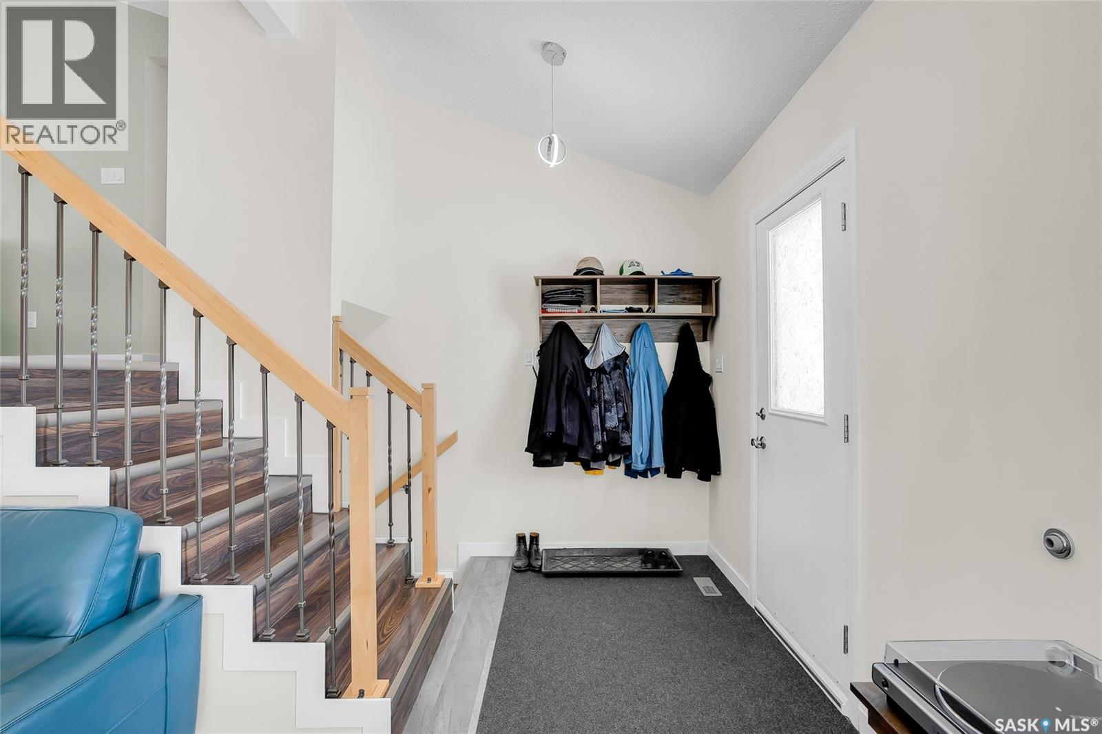 147 Frobisher Crescent, Saskatoon, Saskatchewan  S7K 4Y4 - Photo 6 - SK034112