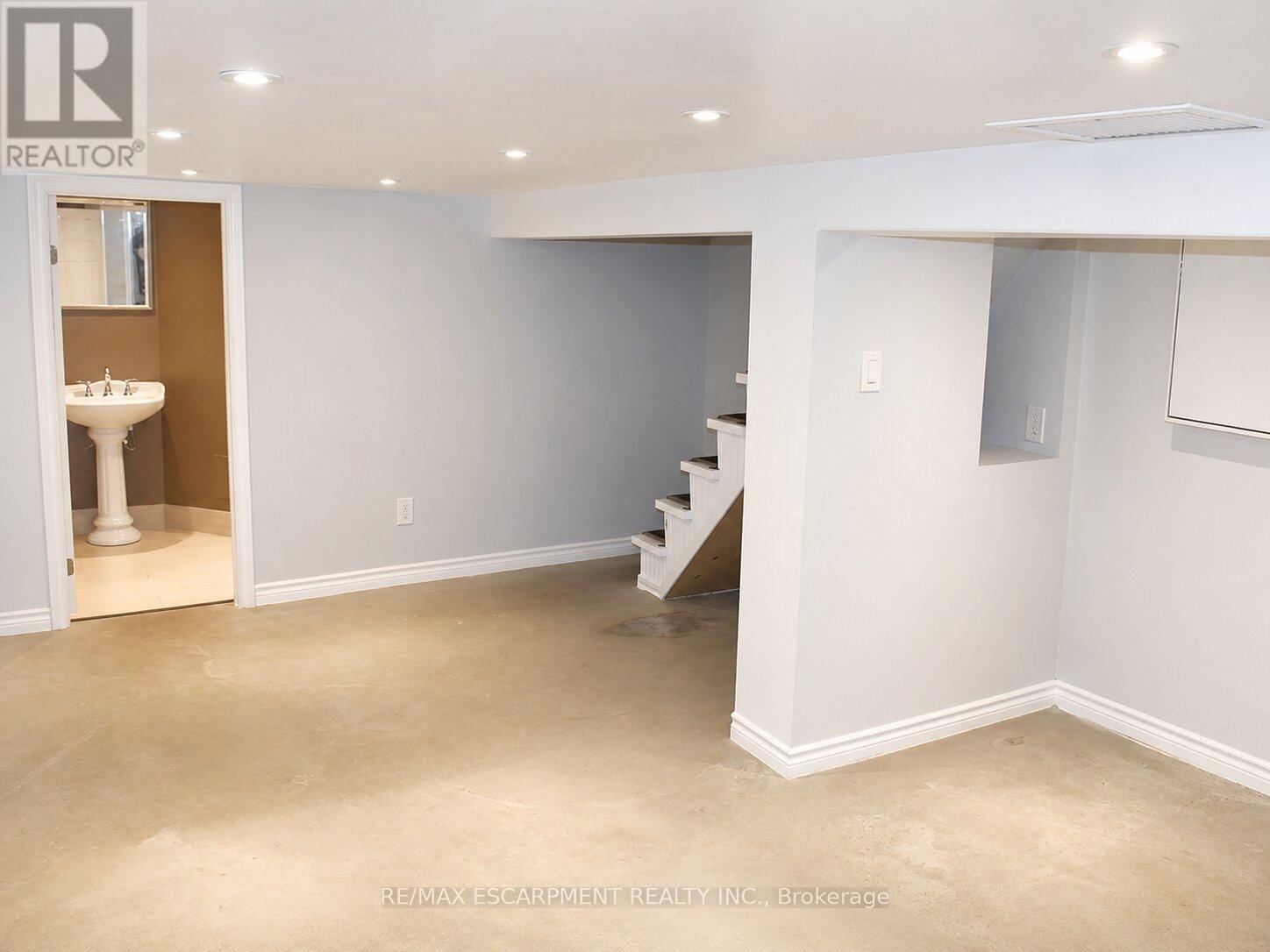 29 Oxford Street, Hamilton, Ontario  L8R 2W9 - Photo 20 - X12920760