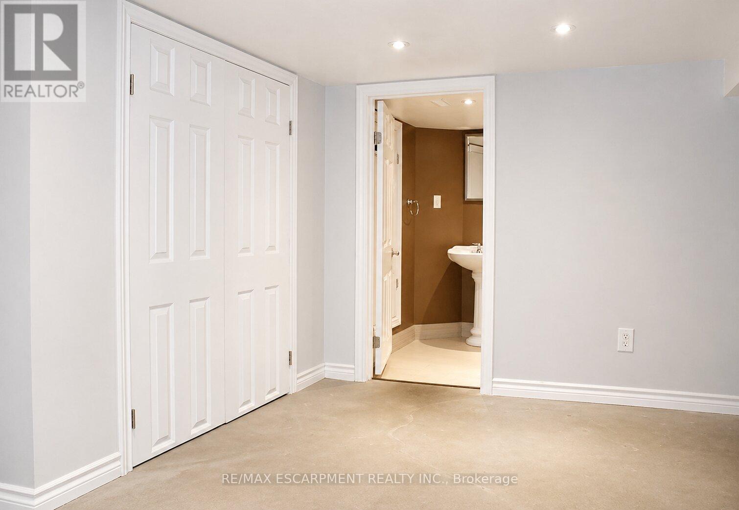 29 Oxford Street, Hamilton, Ontario  L8R 2W9 - Photo 22 - X12920760