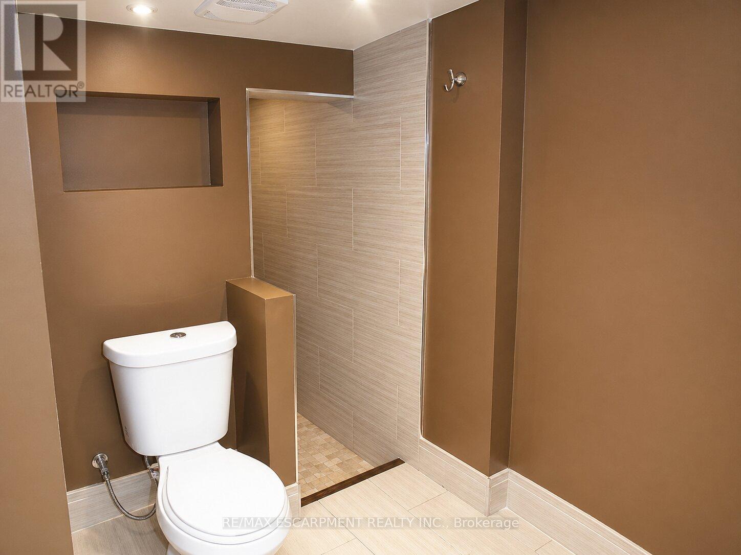 29 Oxford Street, Hamilton, Ontario  L8R 2W9 - Photo 23 - X12920760