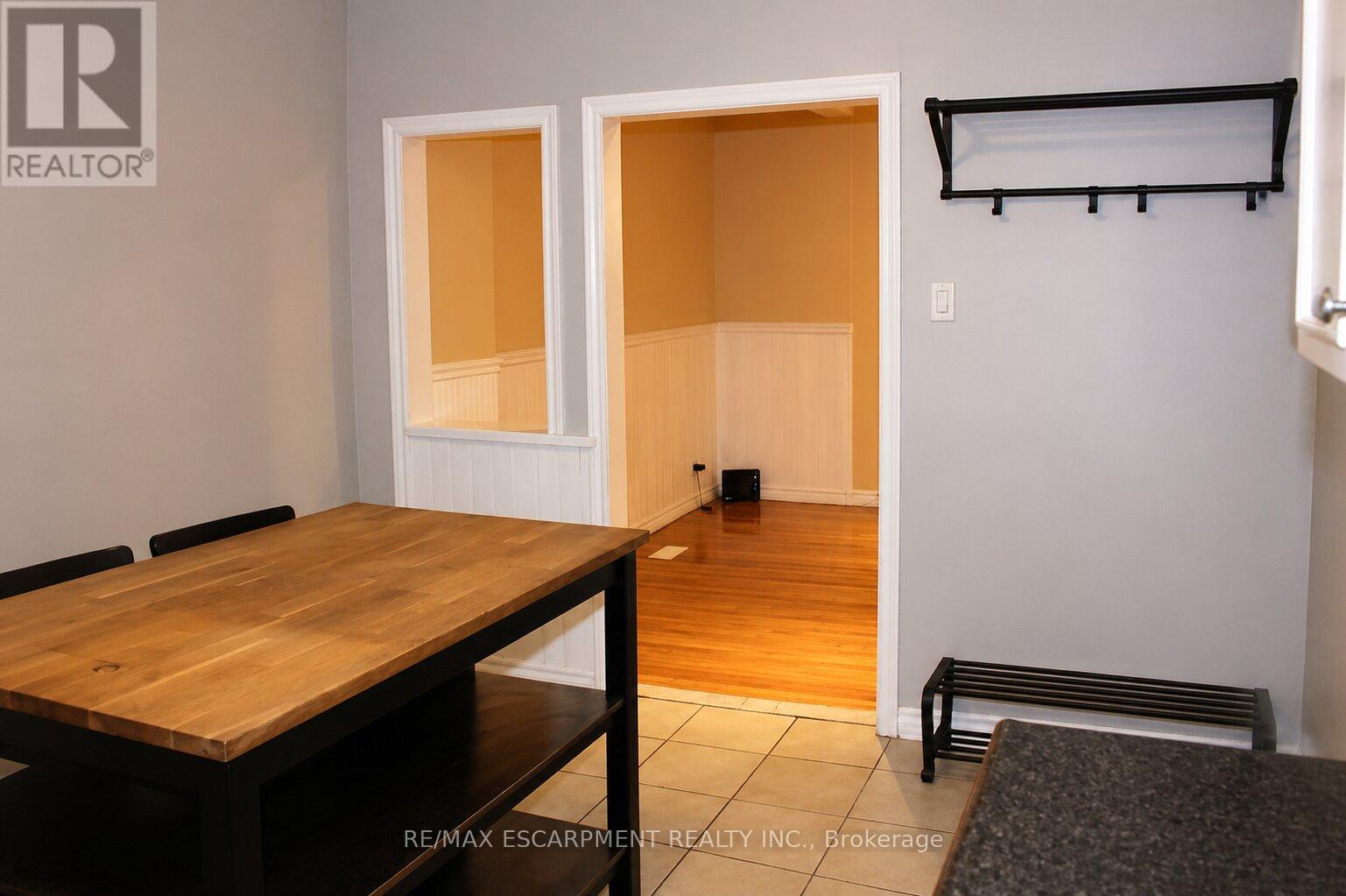 29 Oxford Street, Hamilton, Ontario  L8R 2W9 - Photo 3 - X12920760