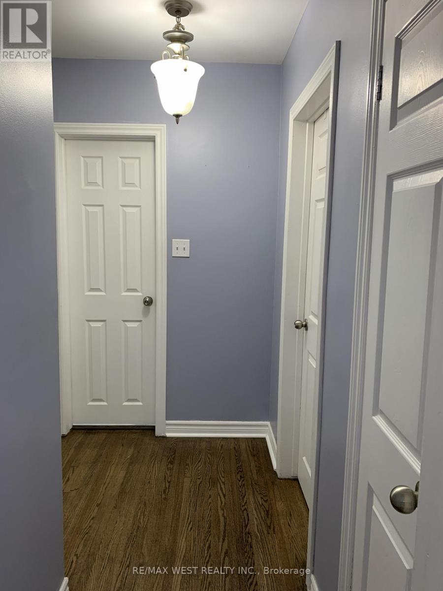 Main Floor - 241 Ashlar Road, Richmond Hill, Ontario  L4C 2W7 - Photo 7 - N13059720