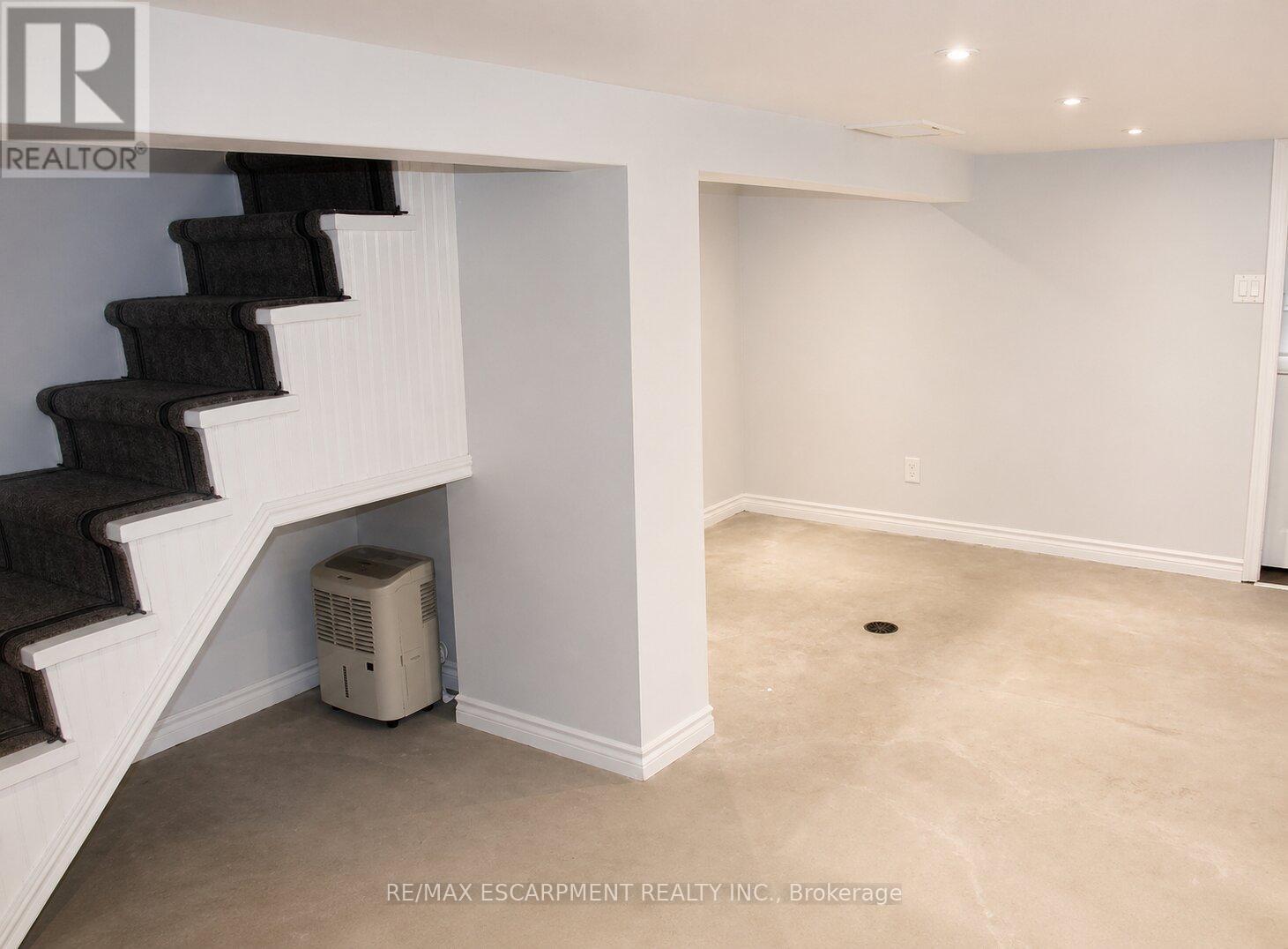 29 Oxford Street, Hamilton, Ontario  L8R 2W9 - Photo 21 - X12920760