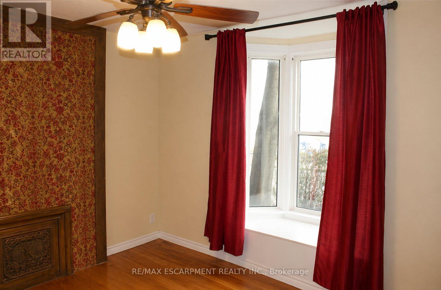 29 Oxford Street, Hamilton, Ontario  L8R 2W9 - Photo 10 - X12920760