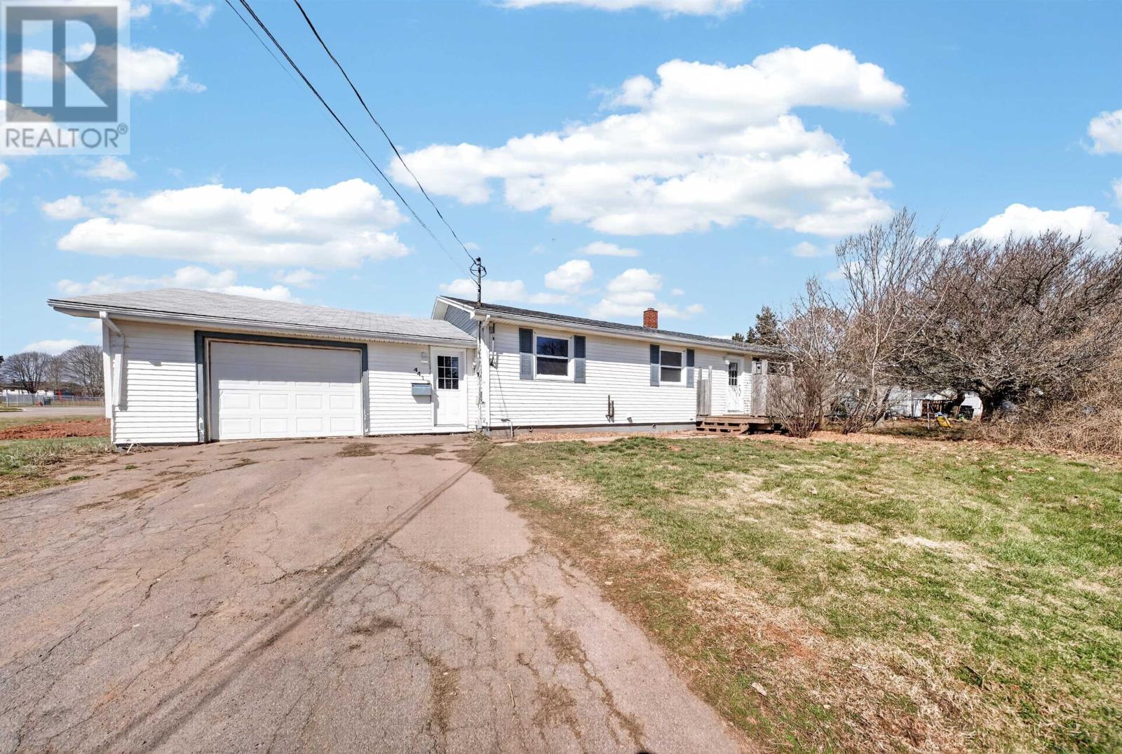 441 South Drive, Summerside, Prince Edward Island  C1N 3Z3 - Photo 2 - 202609016