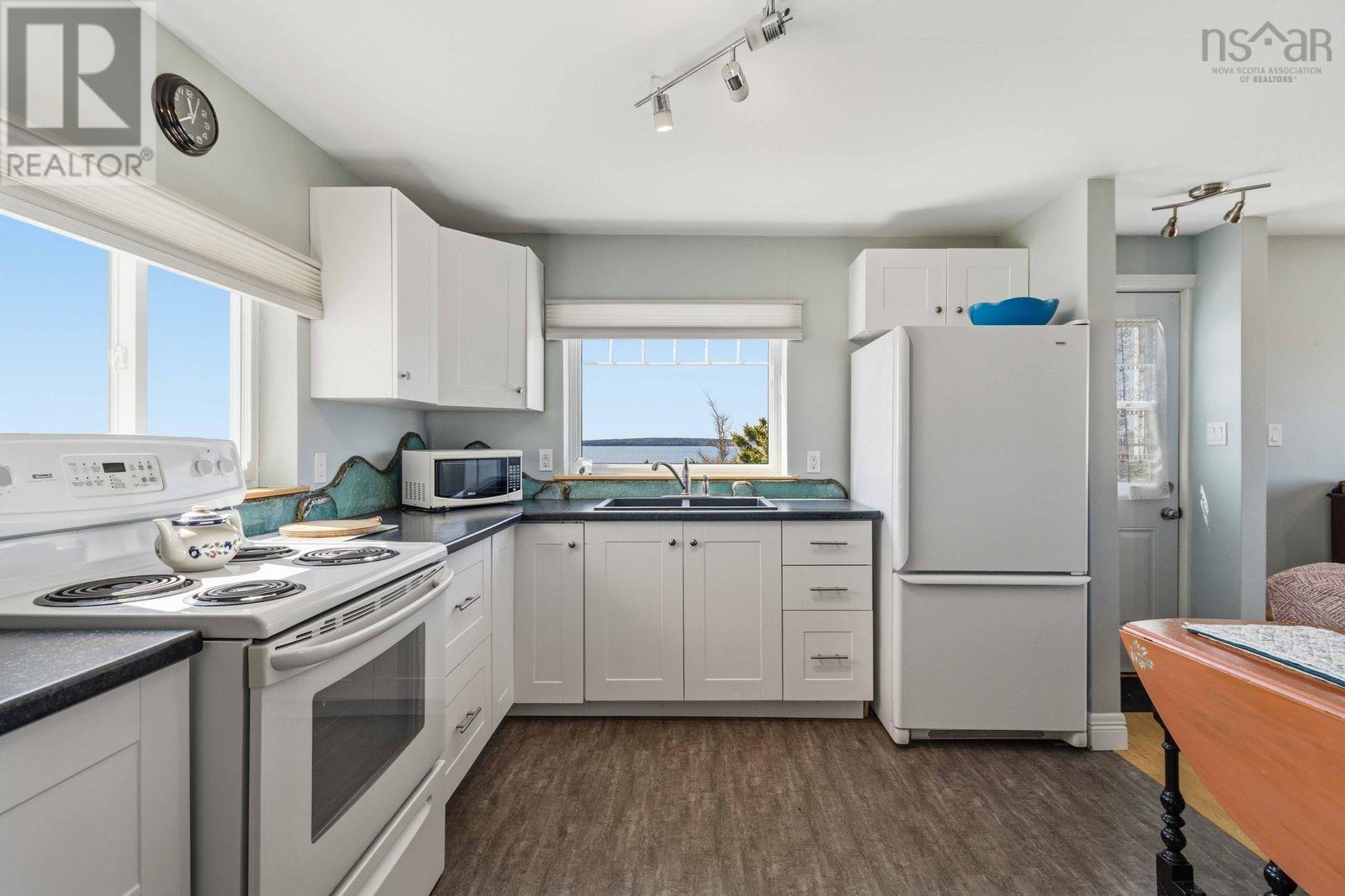 125 The Point Road, Blue Rocks, Nova Scotia  B0J 2C0 - Photo 10 - 202606695