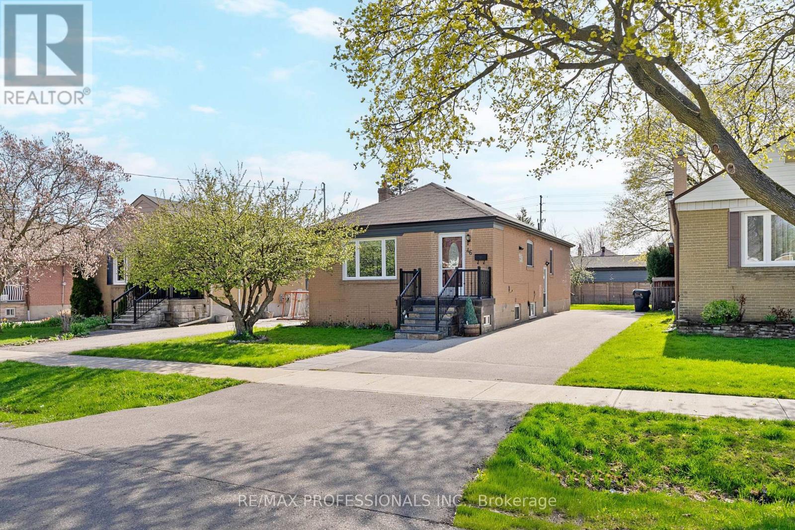 46 Stock Avenue, Toronto, Ontario  M8Z 5C6 - Photo 1 - W13059630