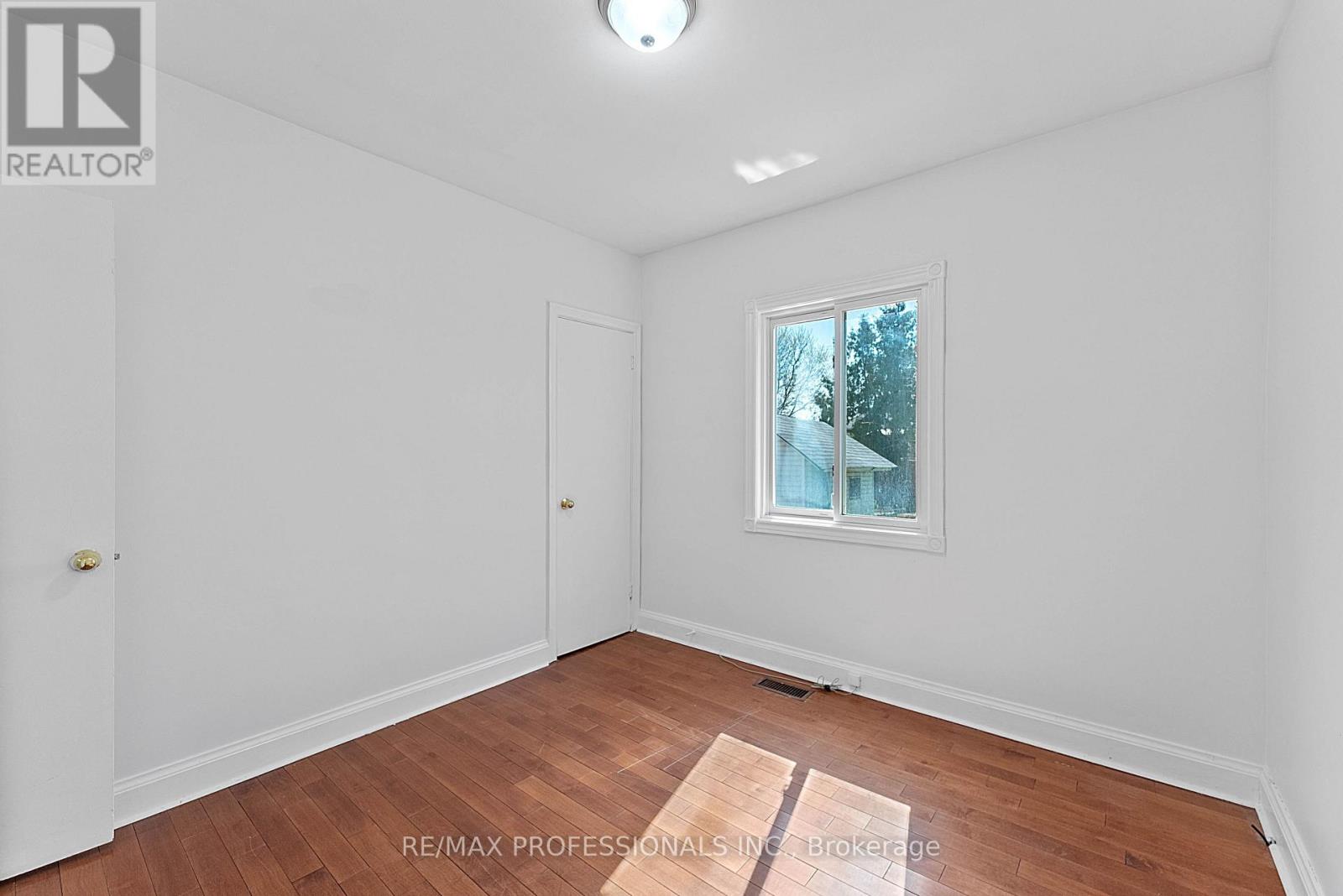 46 Stock Avenue, Toronto, Ontario  M8Z 5C6 - Photo 19 - W13059630