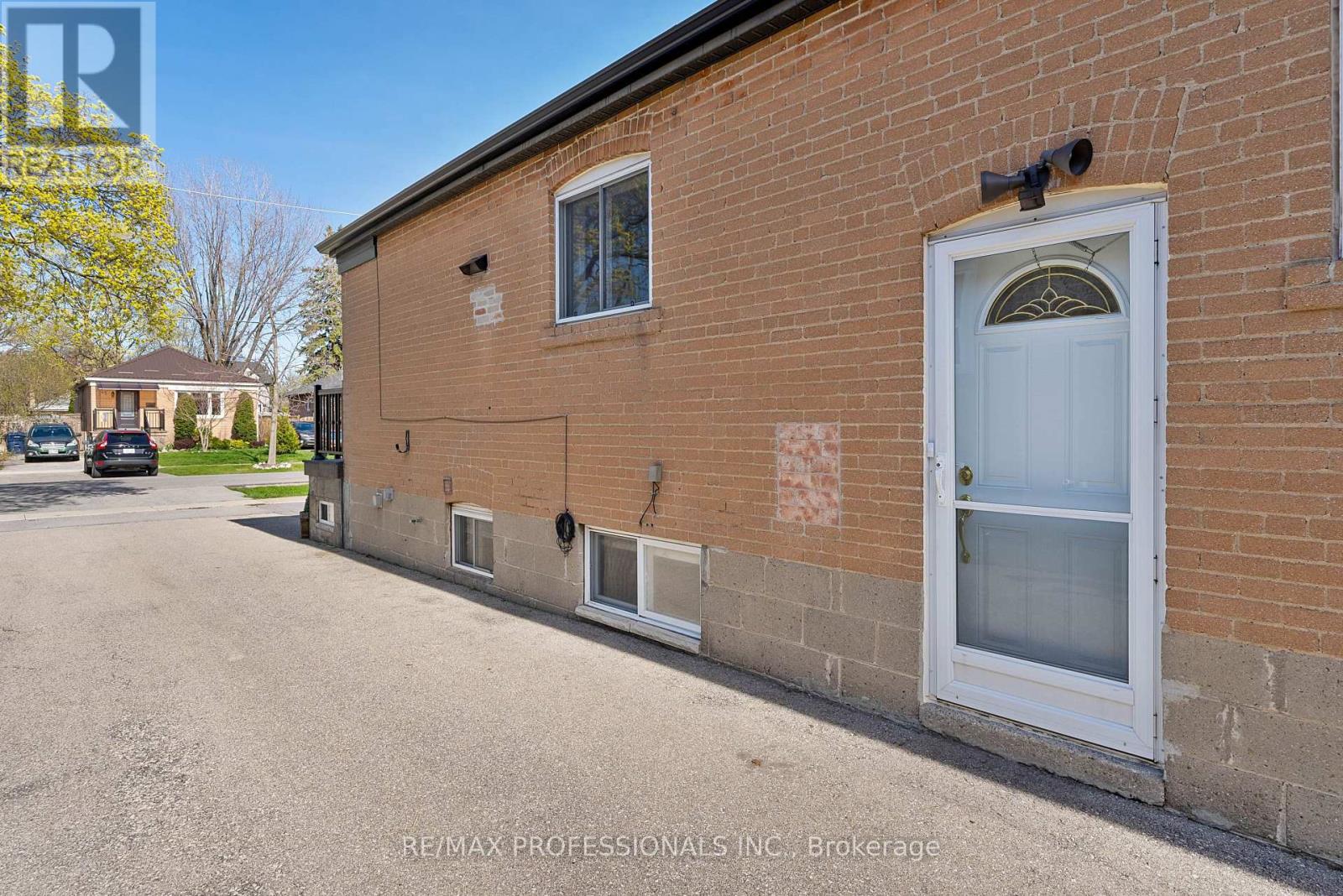 46 Stock Avenue, Toronto, Ontario  M8Z 5C6 - Photo 42 - W13059630