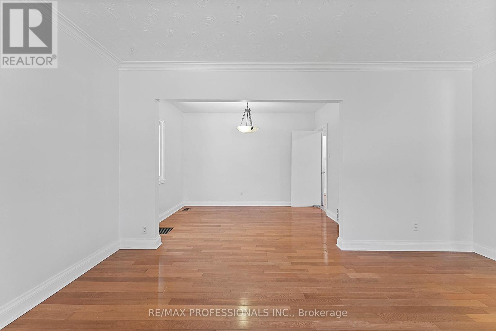 46 Stock Avenue, Toronto, Ontario  M8Z 5C6 - Photo 6 - W13059630