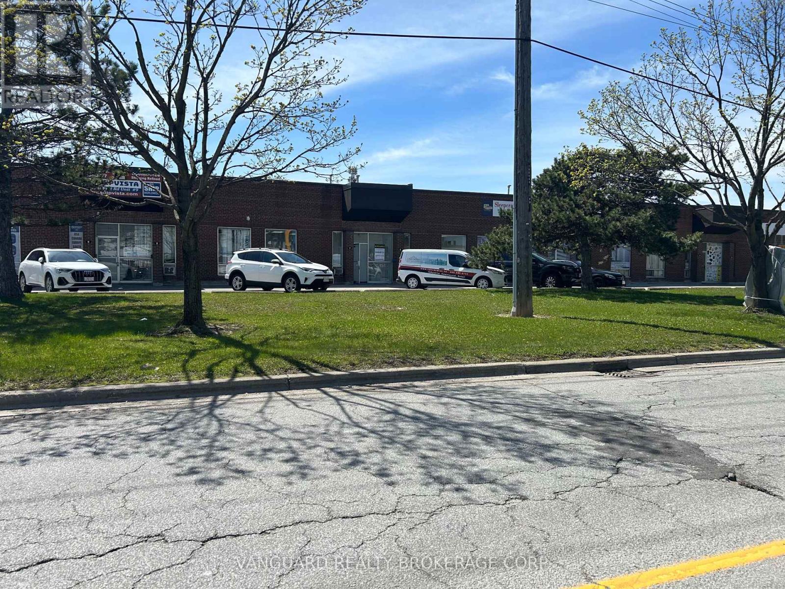 7 - 9 Royalcrest Road, Toronto, Ontario  M9V 2L6 - Photo 1 - W13059668