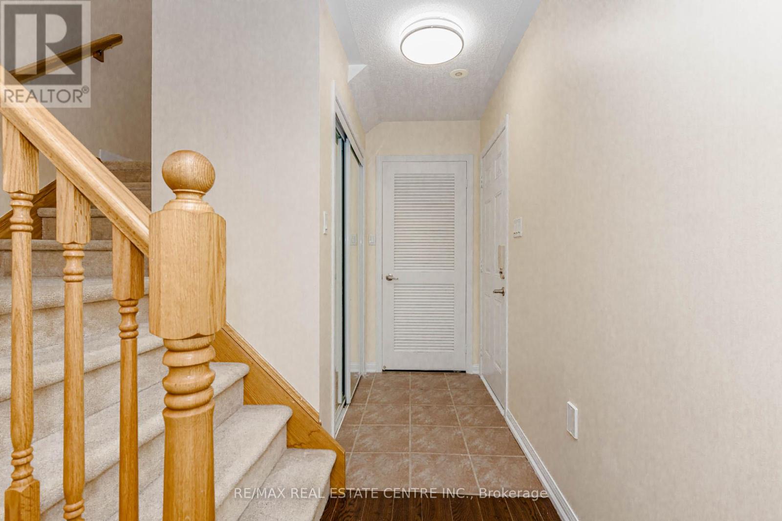 924 Burgess Gardens, Milton, Ontario  L9T 0K8 - Photo 11 - W13059688