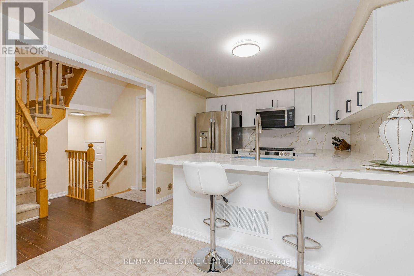 924 Burgess Gardens, Milton, Ontario  L9T 0K8 - Photo 16 - W13059688