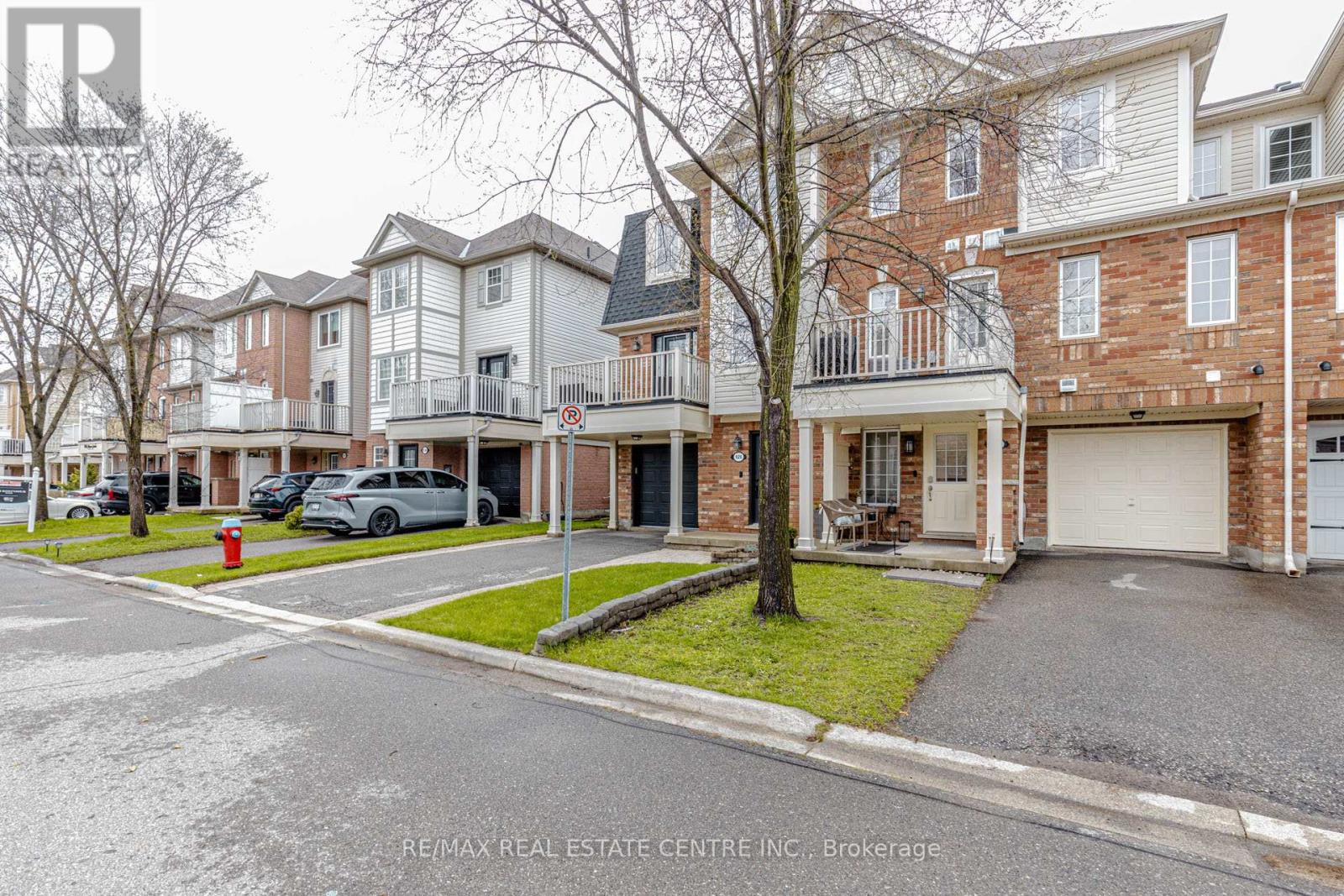 924 Burgess Gardens, Milton, Ontario  L9T 0K8 - Photo 2 - W13059688