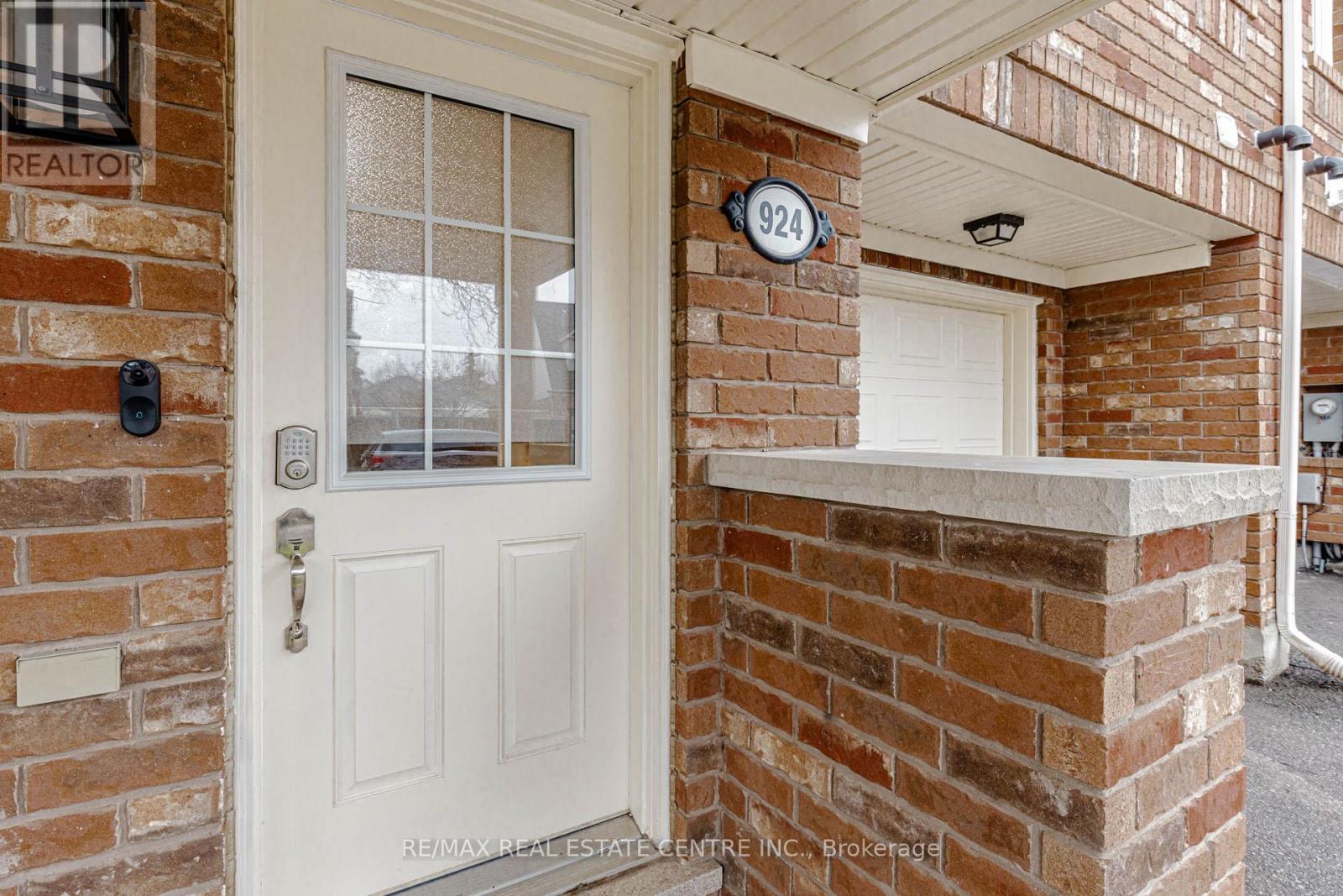 924 Burgess Gardens, Milton, Ontario  L9T 0K8 - Photo 6 - W13059688