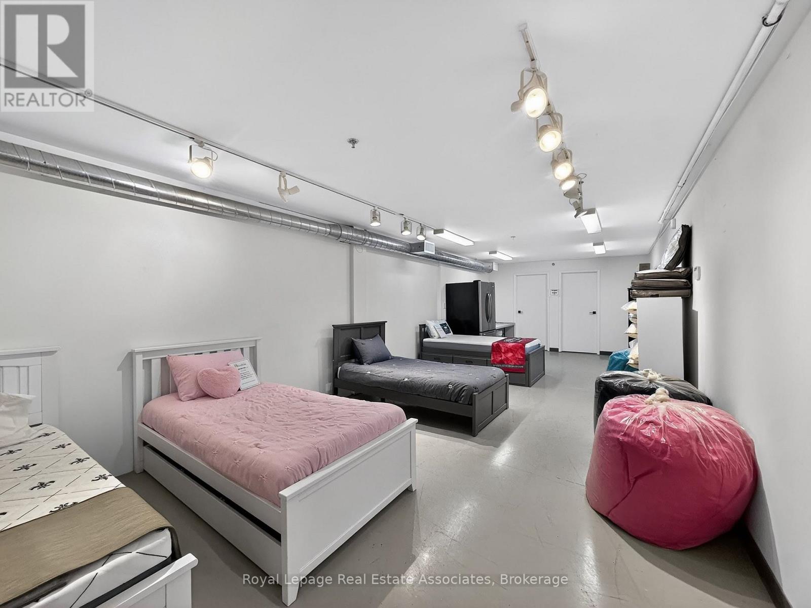 Unit 4 - 136 Tycos Drive, Toronto, Ontario  M6B 1W8 - Photo 12 - W13059700