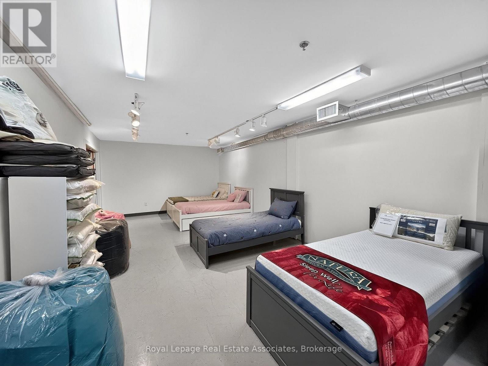 Unit 4 - 136 Tycos Drive, Toronto, Ontario  M6B 1W8 - Photo 13 - W13059700