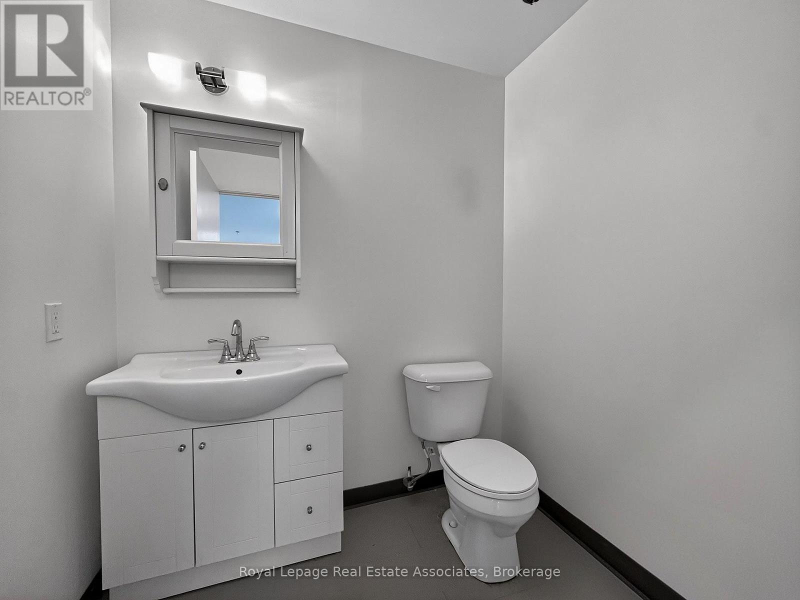 Unit 4 - 136 Tycos Drive, Toronto, Ontario  M6B 1W8 - Photo 14 - W13059700