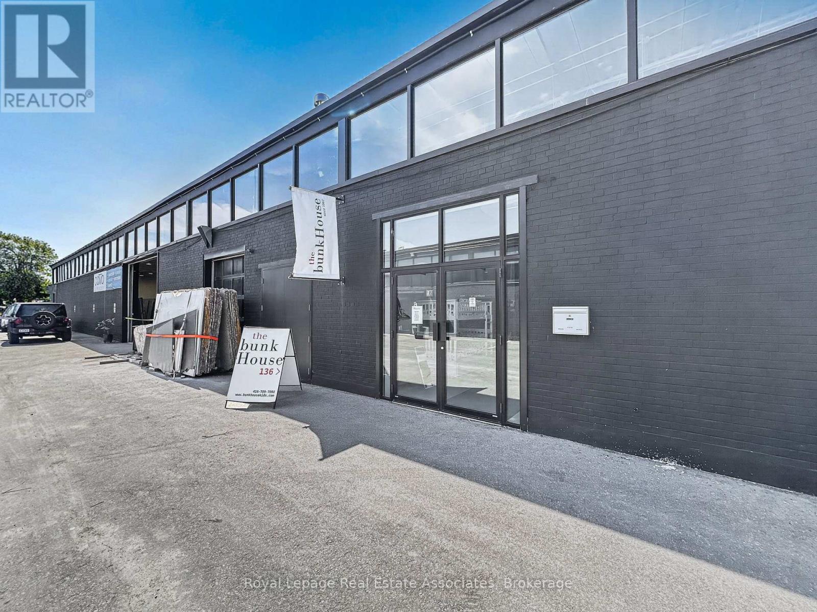 Unit 4 - 136 Tycos Drive, Toronto, Ontario  M6B 1W8 - Photo 2 - W13059700