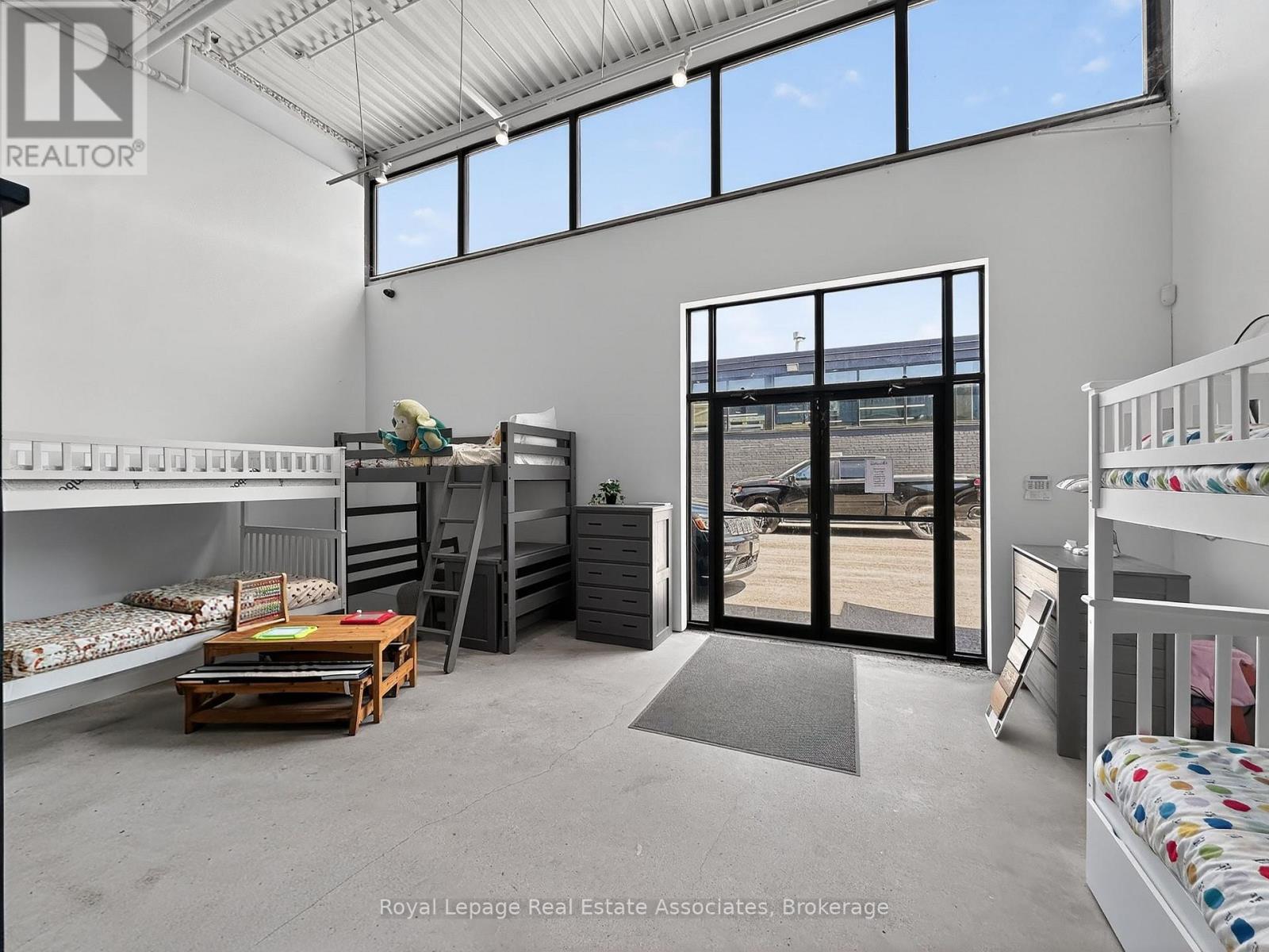 Unit 4 - 136 Tycos Drive, Toronto, Ontario  M6B 1W8 - Photo 4 - W13059700