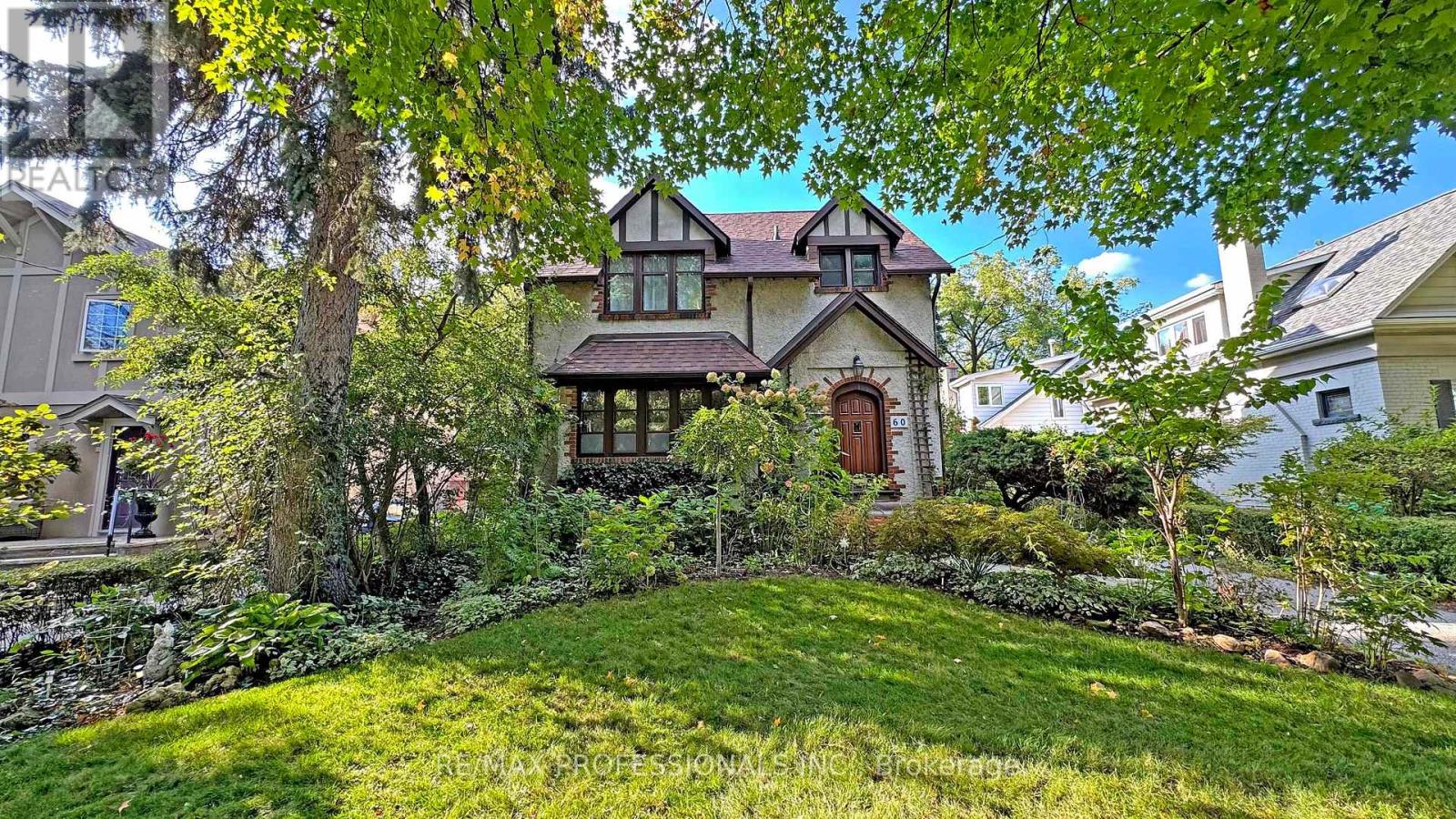 60 BURNHAMTHORPE CRESCENT, Toronto, Ontario