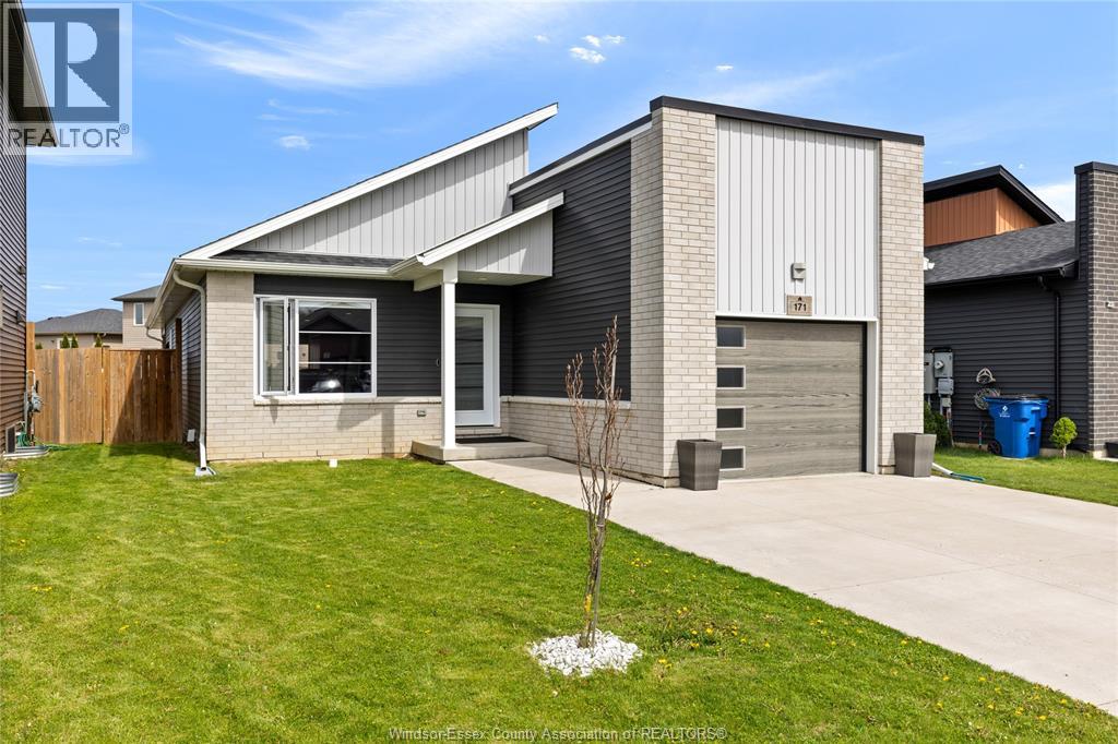 171 MOONSTONE, Chatham, Ontario
