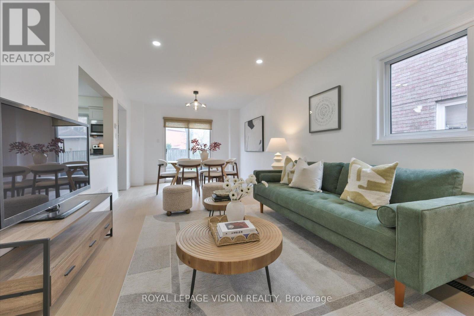 126 Richbell Street, Vaughan, Ontario  L4J 5X2 - Photo 5 - N13050570
