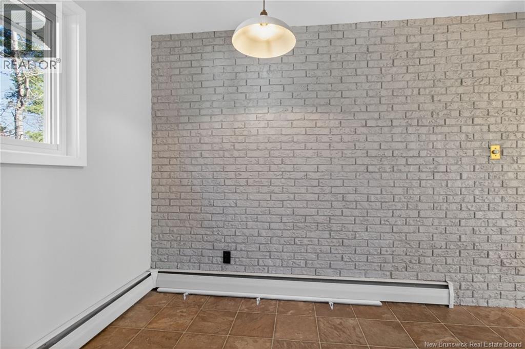 21 Downsview Avenue, Moncton, New Brunswick  E1A 4C4 - Photo 11 - NB137887