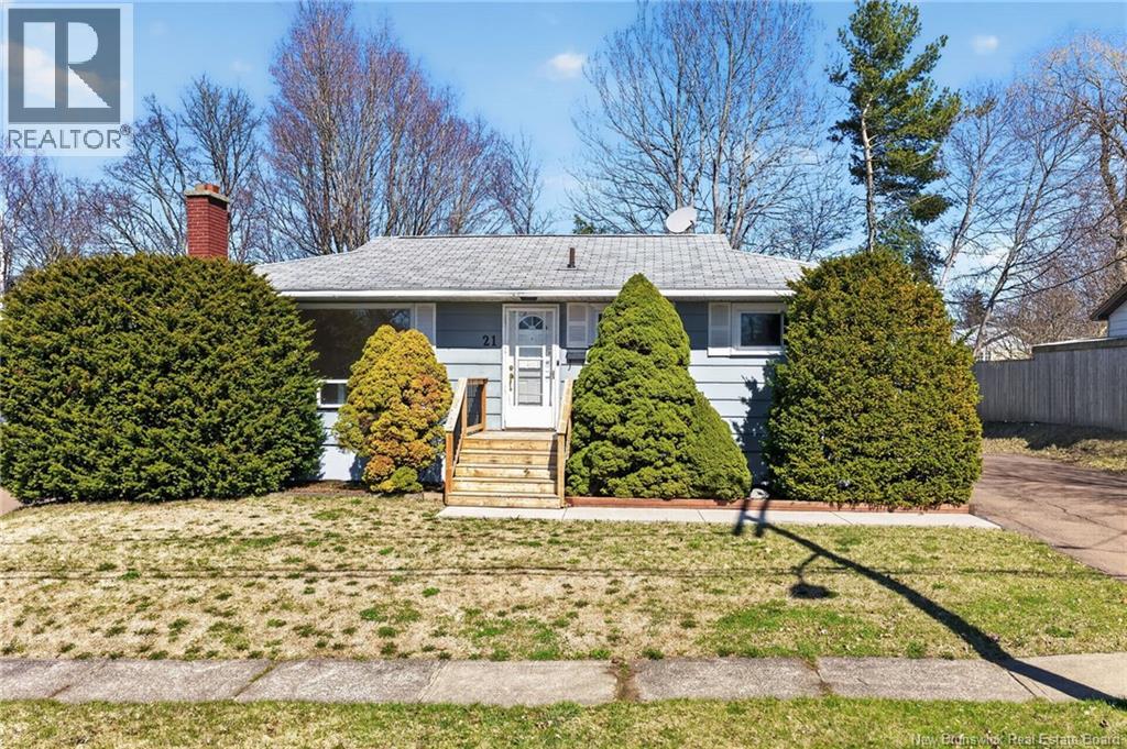 21 Downsview Avenue, Moncton, New Brunswick  E1A 4C4 - Photo 2 - NB137887