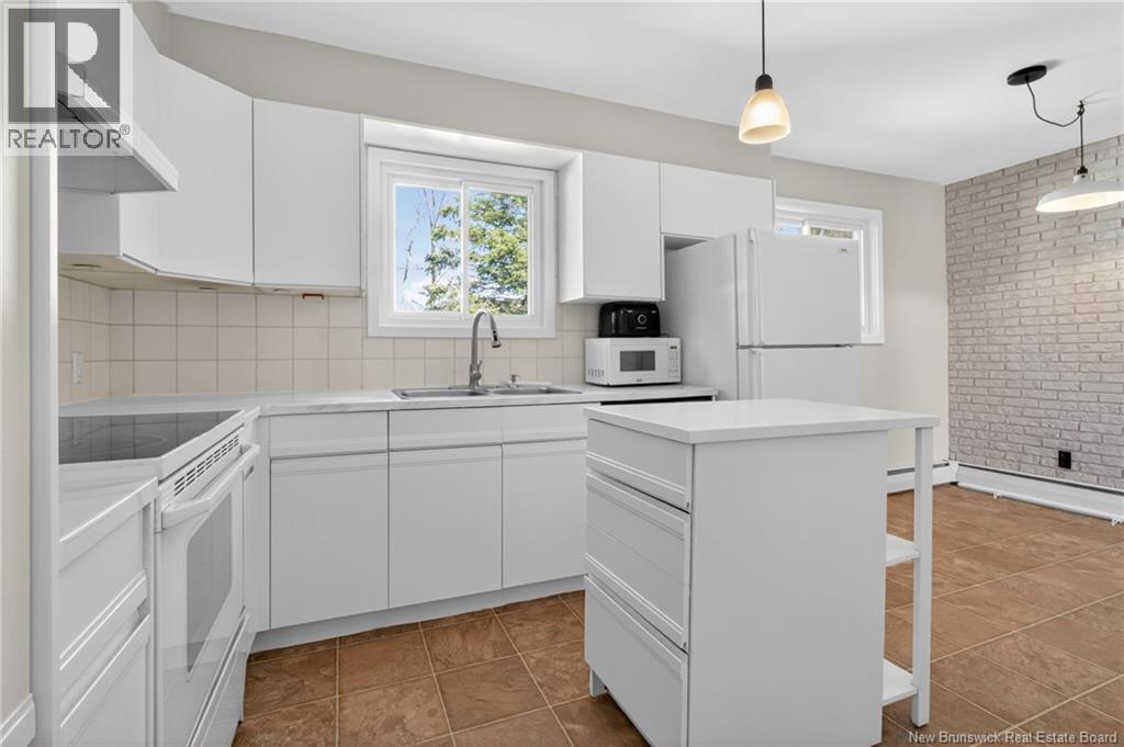 21 Downsview Avenue, Moncton, New Brunswick  E1A 4C4 - Photo 14 - NB137887