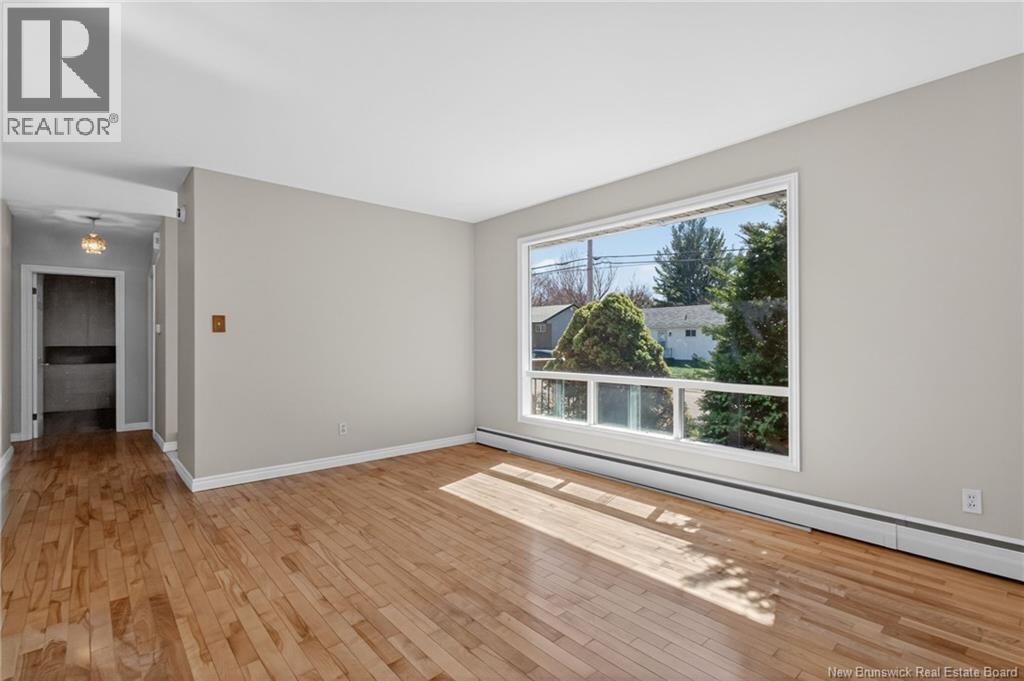 21 Downsview Avenue, Moncton, New Brunswick  E1A 4C4 - Photo 7 - NB137887
