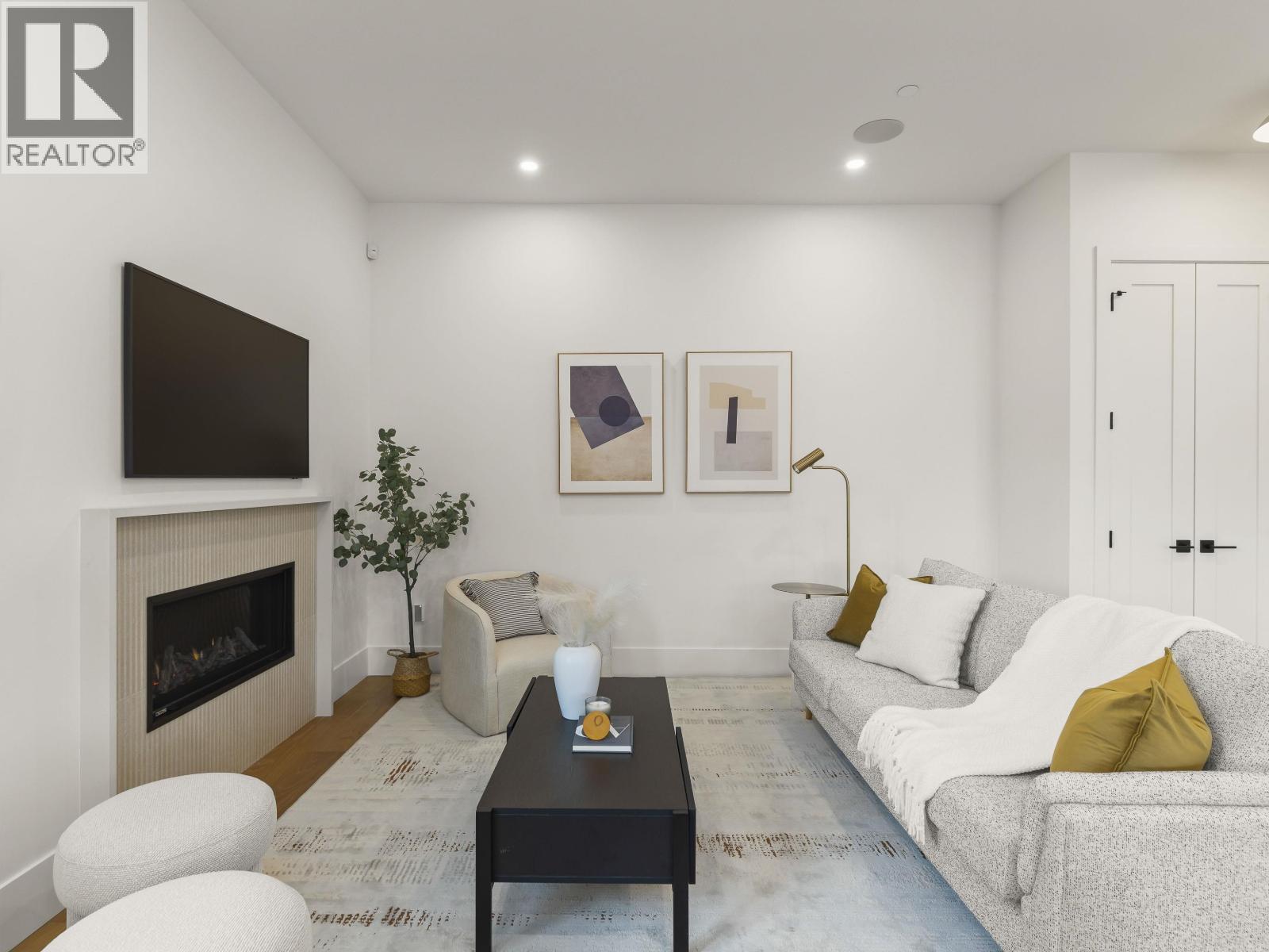 2 2848 W 19th Avenue, Vancouver, British Columbia  V6L 1E5 - Photo 2 - R3117292