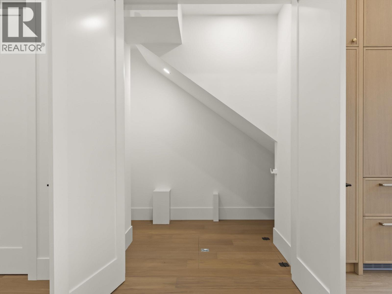 2 2848 W 19th Avenue, Vancouver, British Columbia  V6L 1E5 - Photo 12 - R3117292