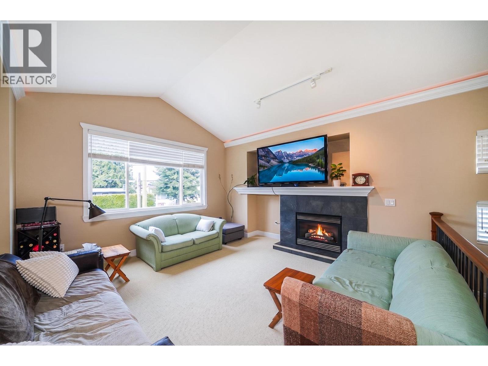 735 Schoolhouse Street, Coquitlam, British Columbia  V3J 5S1 - Photo 5 - R3117261