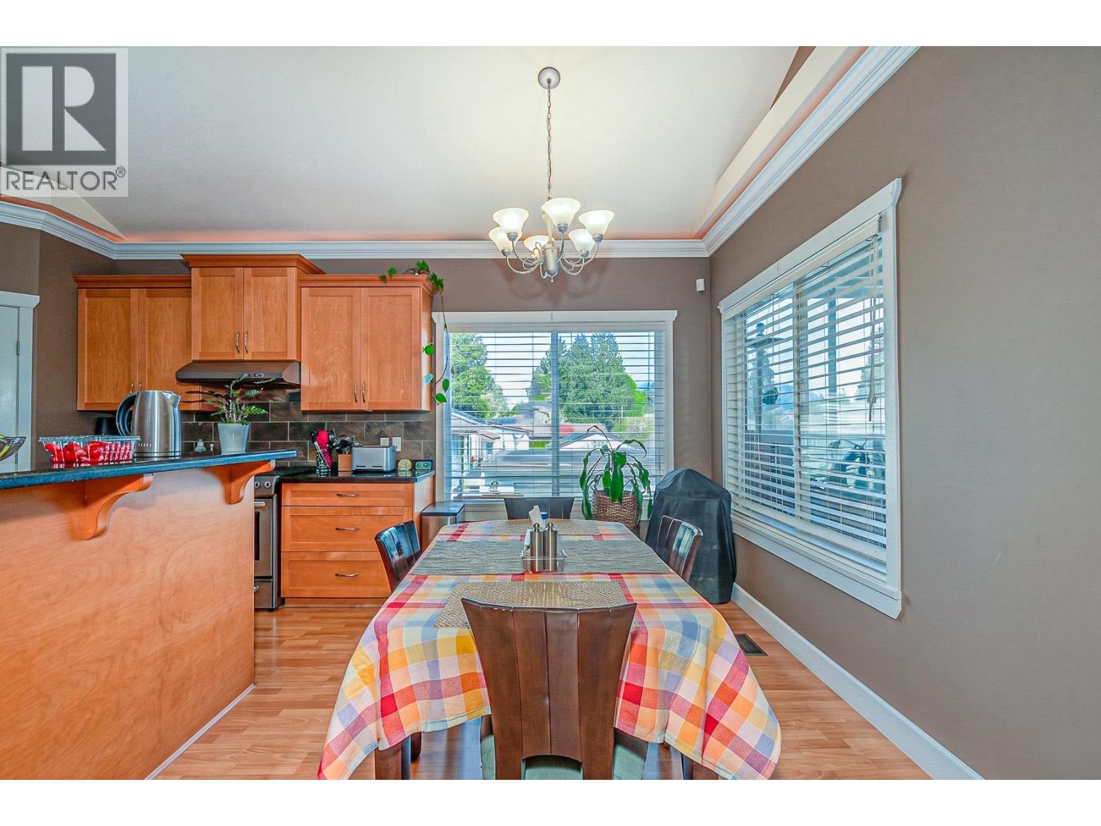 735 Schoolhouse Street, Coquitlam, British Columbia  V3J 5S1 - Photo 11 - R3117261