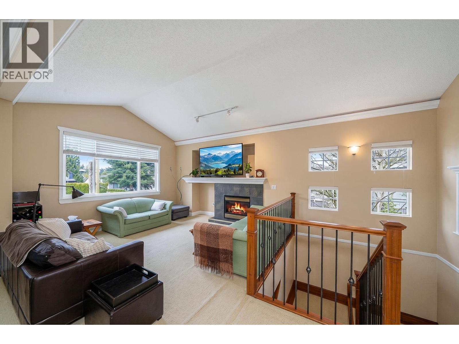 735 Schoolhouse Street, Coquitlam, British Columbia  V3J 5S1 - Photo 4 - R3117261